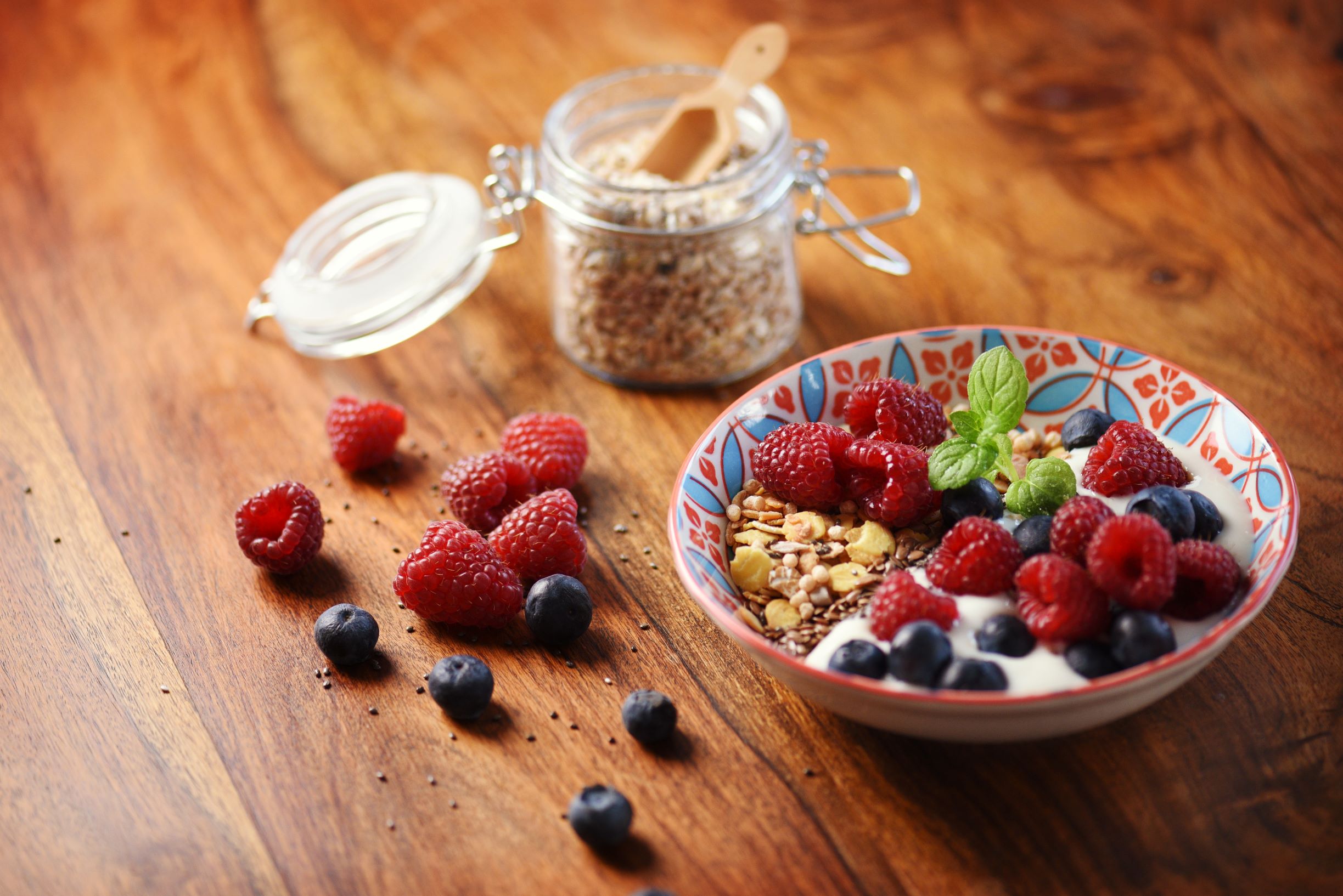 Picture of a bowl of yogurt with granola and fruit